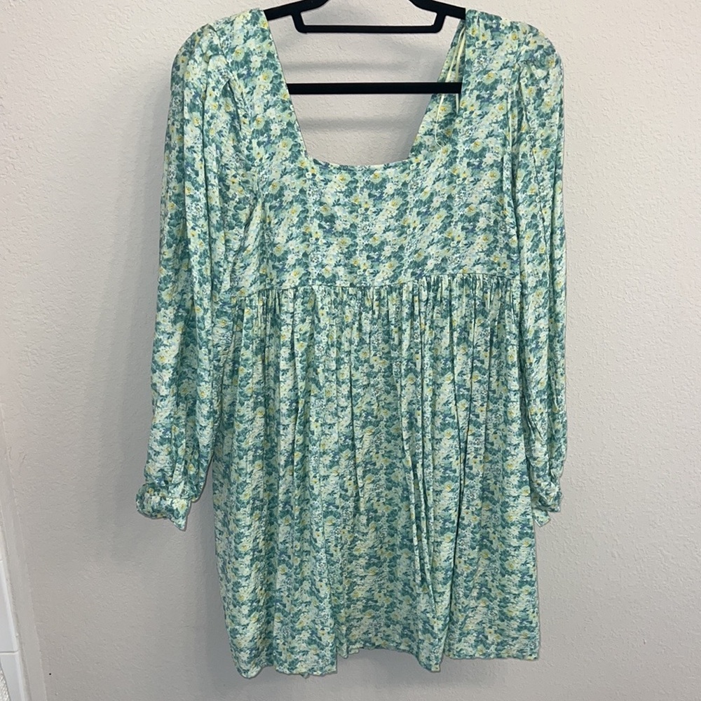 Spring Dress 💙 - Picture 2 of 5